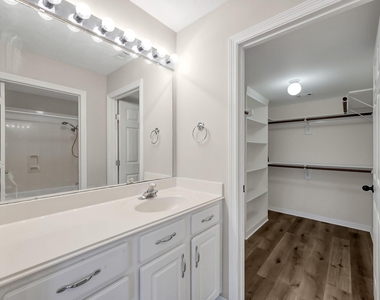 12102 Mustang Avenue - Photo Thumbnail 15