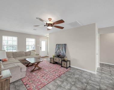 12102 Mustang Avenue - Photo Thumbnail 5