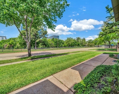 770 Memorial Mews Street - Photo Thumbnail 10