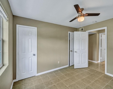 770 Memorial Mews Street - Photo Thumbnail 7