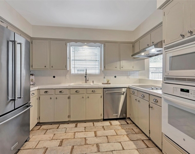 18623 Prince William Lane - Photo Thumbnail 8