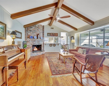 18623 Prince William Lane - Photo Thumbnail 20