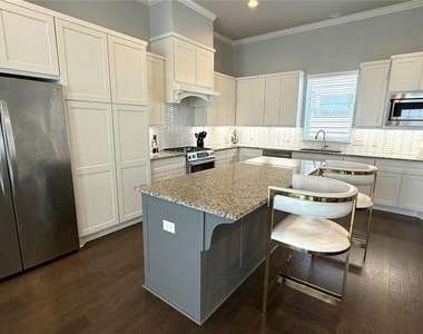 10926 Brookeshire Chase Lane - Photo Thumbnail 2