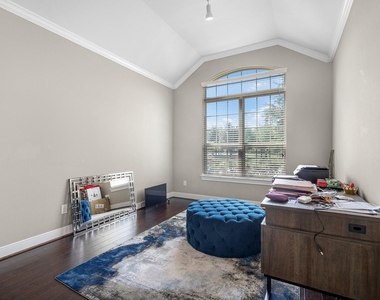 24910 Meadowthorn Crest Lane - Photo Thumbnail 13