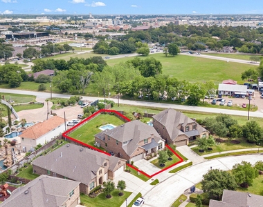 24910 Meadowthorn Crest Lane - Photo Thumbnail 10