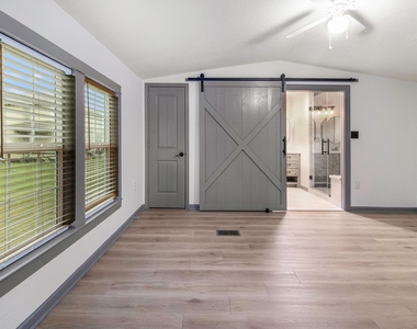 6506 N Martin Luther King Avenue - Photo Thumbnail 13