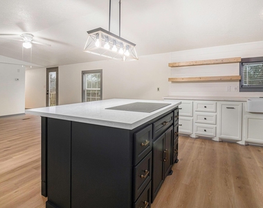 6506 N Martin Luther King Avenue - Photo Thumbnail 5