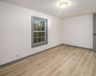 6506 N Martin Luther King Avenue - Photo Thumbnail 19
