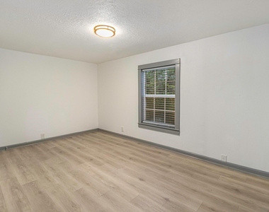 6506 N Martin Luther King Avenue - Photo Thumbnail 20