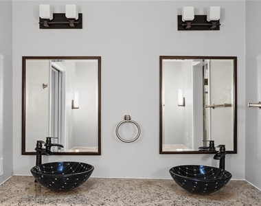 102 Litchfield Lane - Photo Thumbnail 9