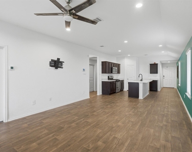 16826 Short Pines Drive - Photo Thumbnail 4
