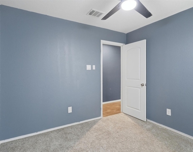 16826 Short Pines Drive - Photo Thumbnail 13