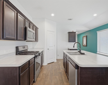 16826 Short Pines Drive - Photo Thumbnail 3