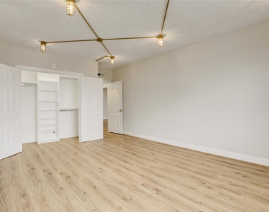 1400 Hermann Drive - Photo Thumbnail 9