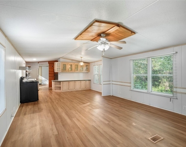 71 Road 5221 - Photo Thumbnail 5