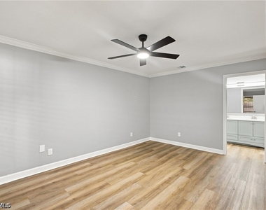 646 Se 12th Court - Photo Thumbnail 16