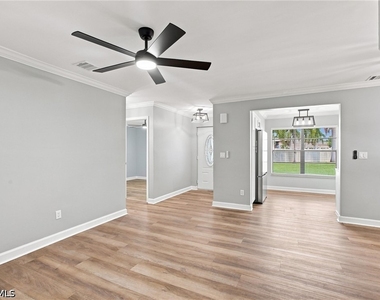 646 Se 12th Court - Photo Thumbnail 9
