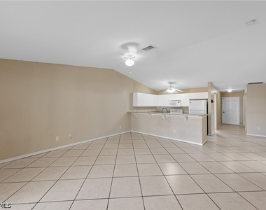 845 Se 8th Terrace - Photo Thumbnail 3