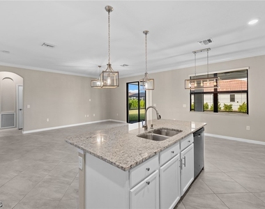 11884 Arbor Trace Drive - Photo Thumbnail 7