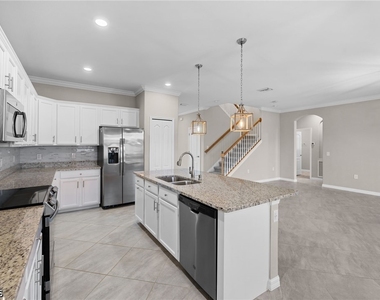 11884 Arbor Trace Drive - Photo Thumbnail 6