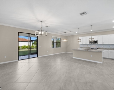 11884 Arbor Trace Drive - Photo Thumbnail 3