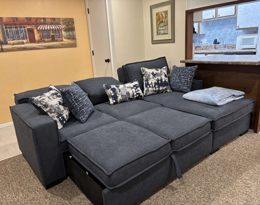 18 Windsor Hill - Photo Thumbnail 4