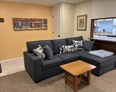 18 Windsor Hill - Photo Thumbnail 3