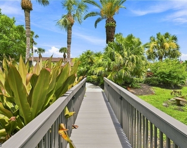 9261 Central Park Drive - Photo Thumbnail 22