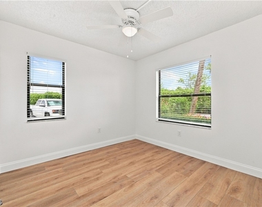 9261 Central Park Drive - Photo Thumbnail 17