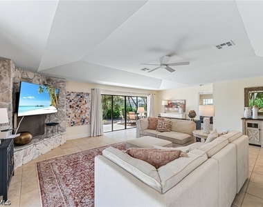 9908 White Sands Place - Photo Thumbnail 9