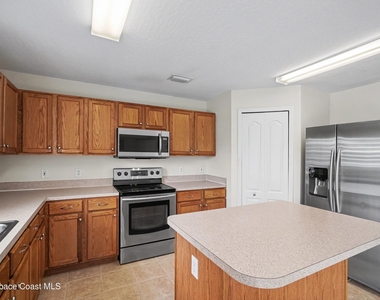 5353 Outlook Drive - Photo Thumbnail 3