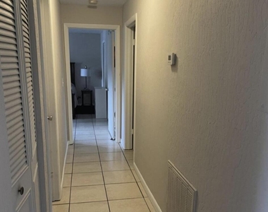 2101 Forest Knoll Drive Ne - Photo Thumbnail 9