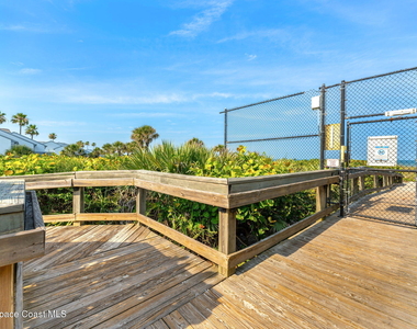220 Beach Park Lane - Photo Thumbnail 17