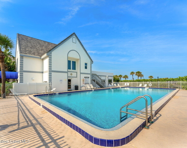 220 Beach Park Lane - Photo Thumbnail 12