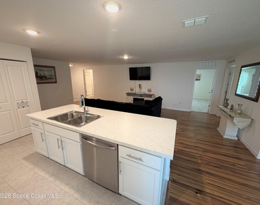 3161 Fergus Avenue Se - Photo Thumbnail 3