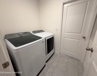 3161 Fergus Avenue Se - Photo Thumbnail 15