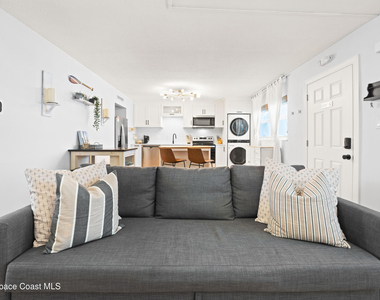 299 E Central Boulevard - Photo Thumbnail 7