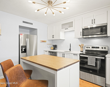 299 E Central Boulevard - Photo Thumbnail 3
