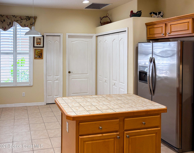 4292 Woodhall Circle - Photo Thumbnail 8