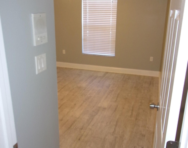 6895 Grissom Parkway - Photo Thumbnail 28