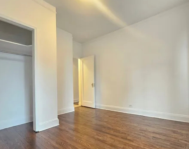 E 55 St - Photo Thumbnail 1