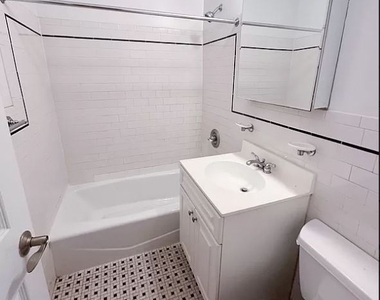 East 84th Street - Photo Thumbnail 3