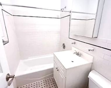 East 84th Street - Photo Thumbnail 3
