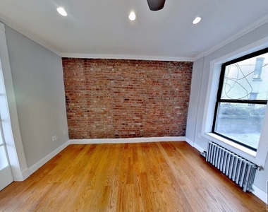 East 100th Street - Photo Thumbnail 5