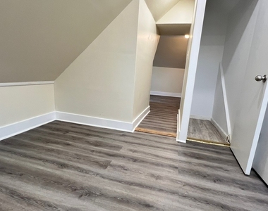 North Burgher Avenue - Photo Thumbnail 10