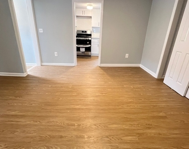 North Burgher Avenue - Photo Thumbnail 6