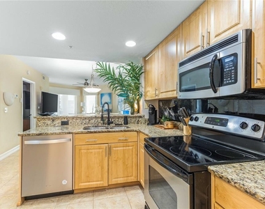 11605 Gulf Boulevard - Photo Thumbnail 15