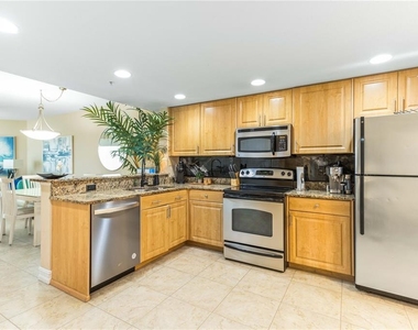 11605 Gulf Boulevard - Photo Thumbnail 14
