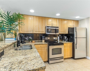 11605 Gulf Boulevard - Photo Thumbnail 13