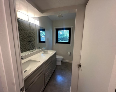 4007 W Wyoming Avenue - Photo Thumbnail 10